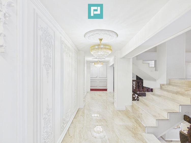 Casă individuală cu 8 camere cu Canalizare în Pârneava