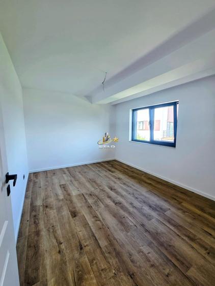 Casă cu 4 camere cu Teren 400 Mp în Exterior Vest