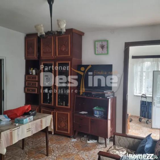 Casă cu 3 camere cu Canalizare în Central