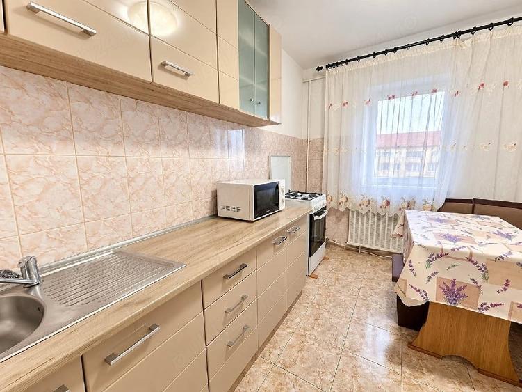 Apartament cu 2 camere semidecomandat în Olimpia-Stadion