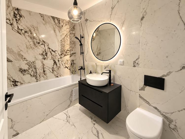 Apartament cu 3 camere semidecomandat, mobilat în Florești