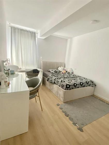 Apartament cu 4 camere decomandat, mobilat în Iancu Nicolae
