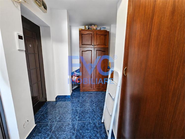 Apartament cu 3 camere decomandat în Independenței