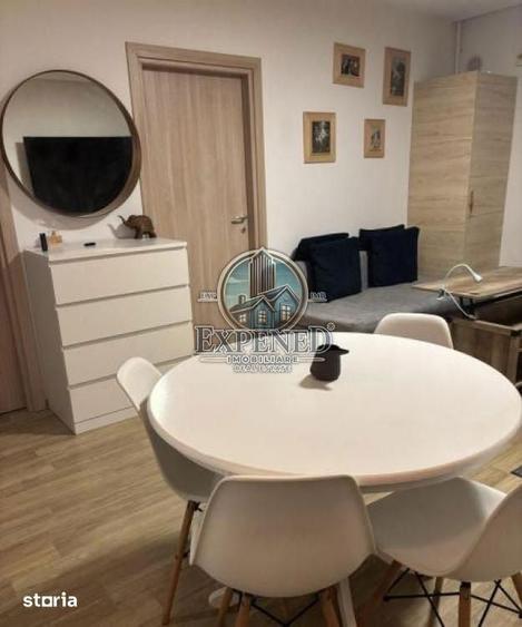 Apartament cu 3 camere decomandat în Văcăresti