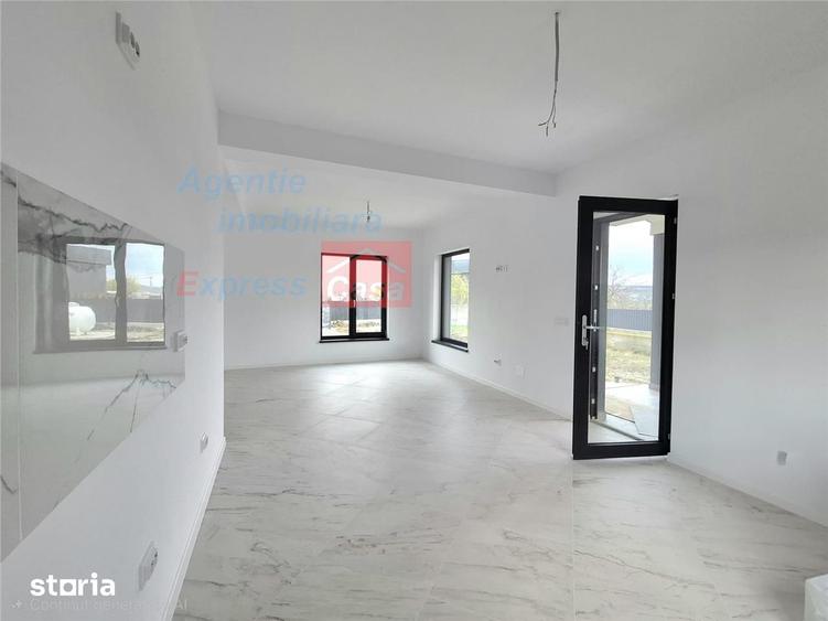 Casă cu 4 camere cu Teren 600 Mp în Dumești
