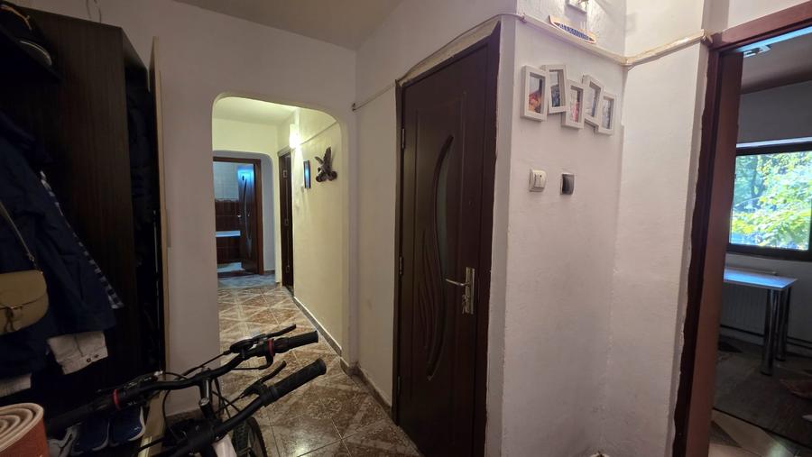 Apartament cu 3 camere decomandat, mobilat în Fabric