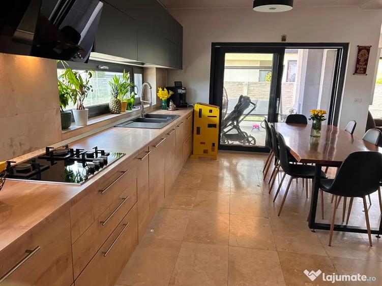 Casă cu 5 camere cu Teren 600 Mp în Moșnița Nouă