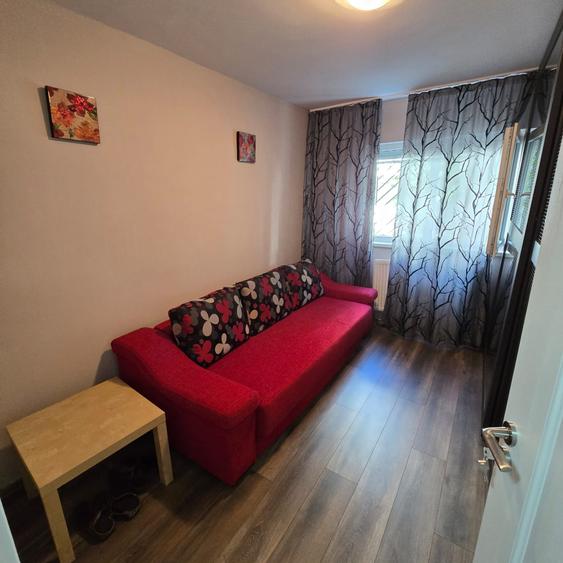 Apartament cu 3 camere decomandat, mobilat în Zimbru