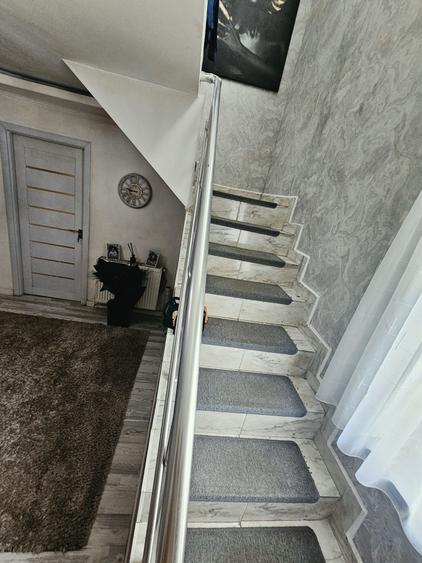 Casă cu 4 camere în Moara Domnească