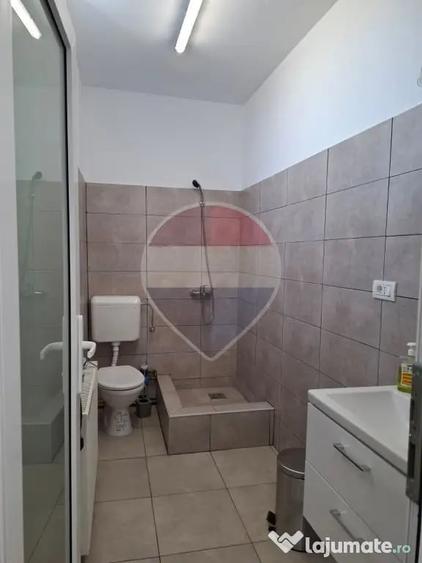 Spațiu comercial, de 50 mp, în Central
