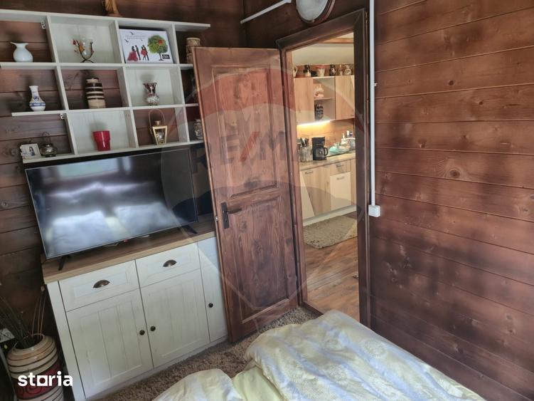 Casă cu 3 camere cu Teren 1268 Mp în Săpânța