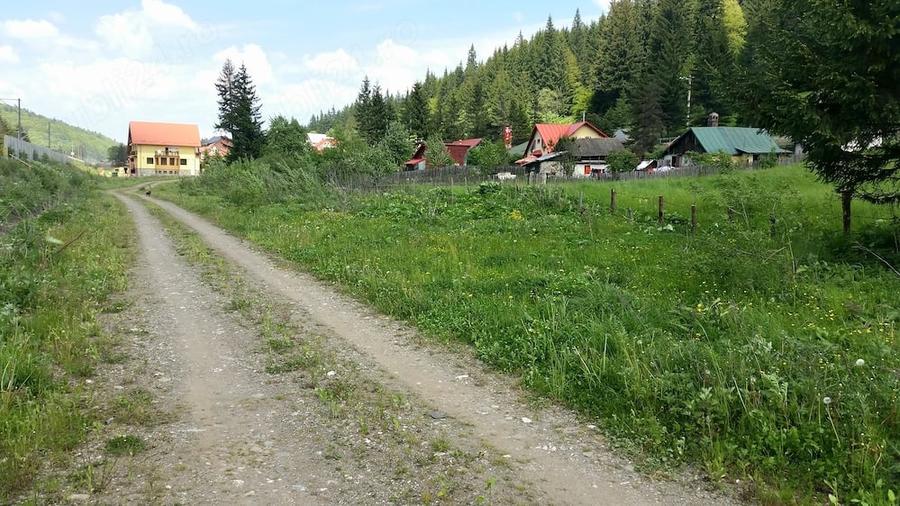 Teren de 1402 mp, în Malul Ursului