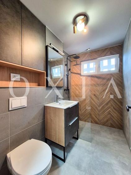 Apartament cu 3 camere semidecomandat, mobilat în Complex Studențesc