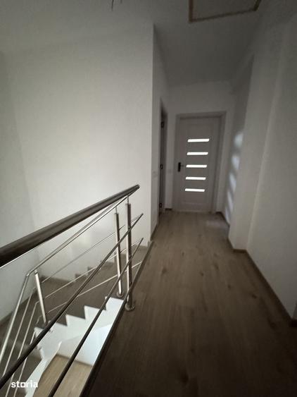 Casă cu 4 camere cu Teren 200 Mp în Central