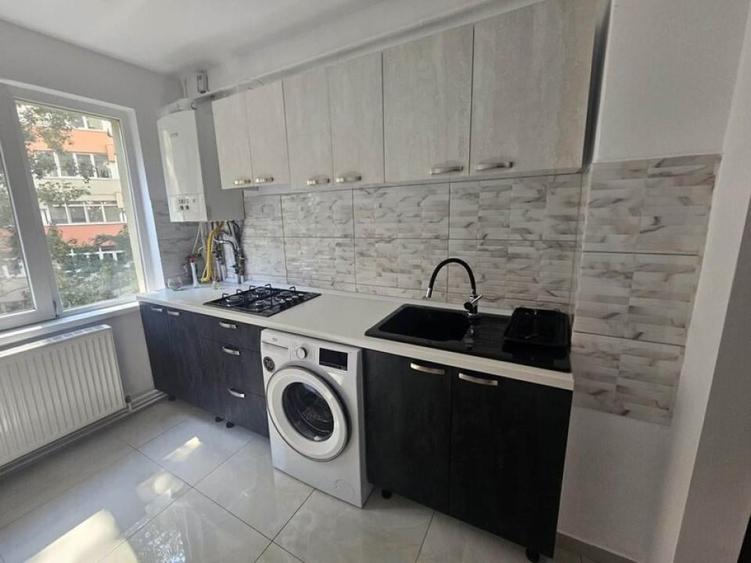 Apartament cu 3 camere în Pantelimon