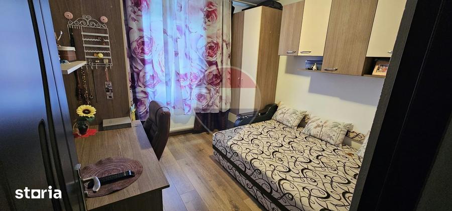 Apartament cu 3 camere semidecomandat în Central