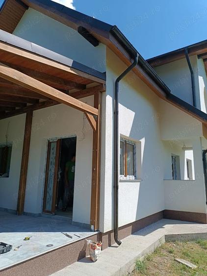 Casă cu 4 camere cu Teren 1144 Mp în Precista