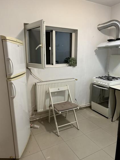 Inchiriez apartament 2 camere - 4