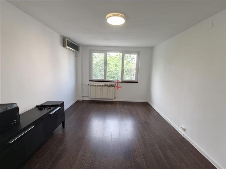Apartament cu 3 camere decomandat în Ozana