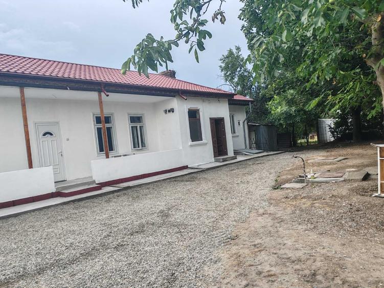 Casă cu 4 camere în Ultracentral