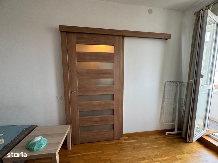 Apartament cu 2 camere semidecomandat în 1 Mai