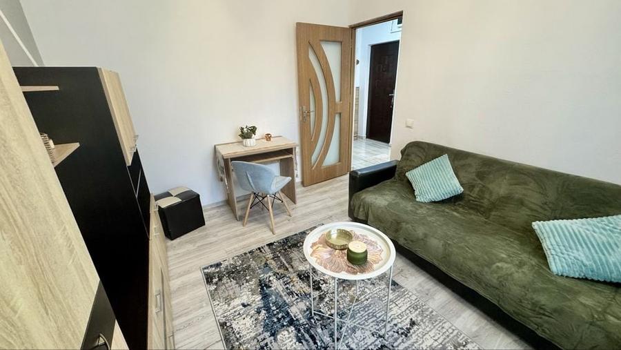 Apartament cu 2 camere decomandat în Exterior Vest