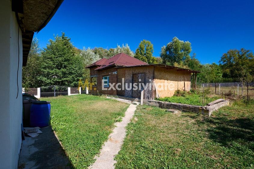 Casă individuală cu 4 camere cu Canalizare în Coșești