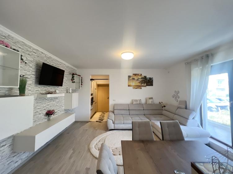 Apartament cu 2 camere decomandat, mobilat în Giroc