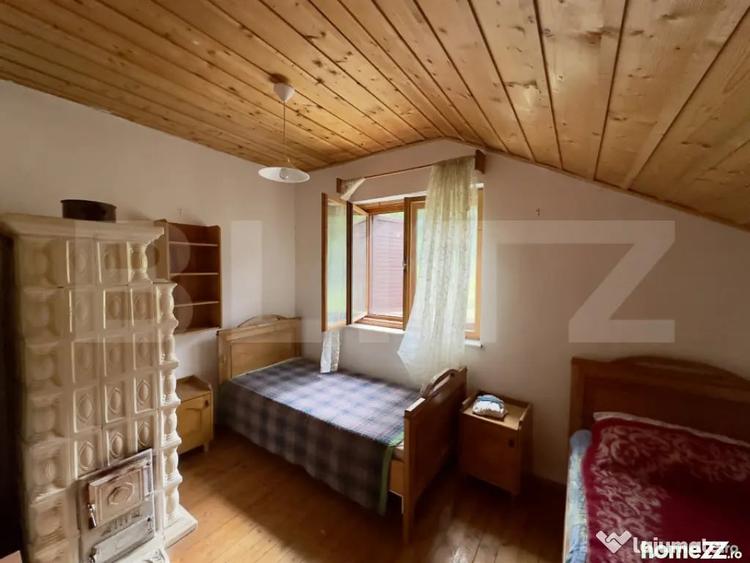 Casă cu 7 camere cu Teren 1670 Mp în Ponor
