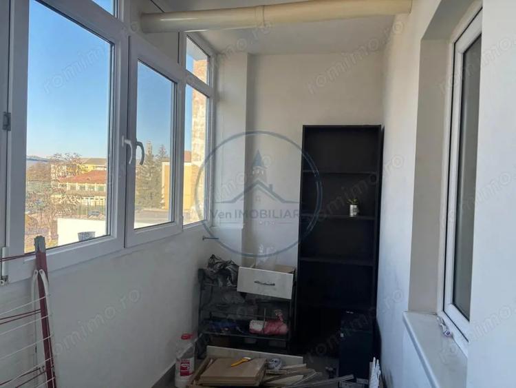 Apartament cu 2 camere decomandat, mobilat în Independenței