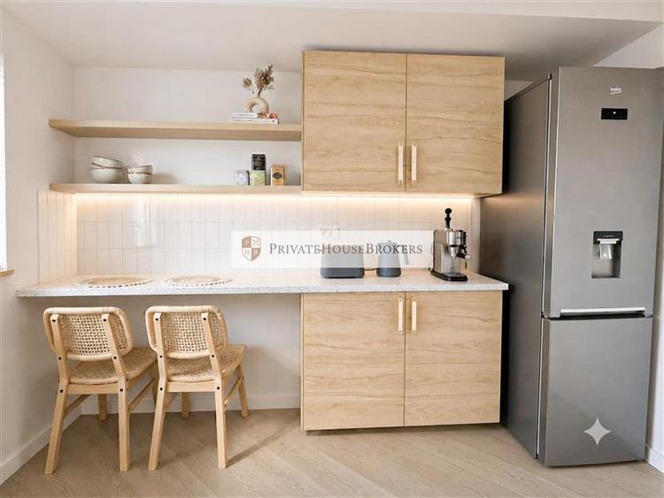 Apartament cu 3 camere semidecomandat, mobilat în Pipera