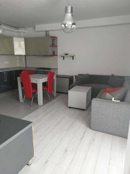Apartament cu 2 camere semidecomandat în Florești
