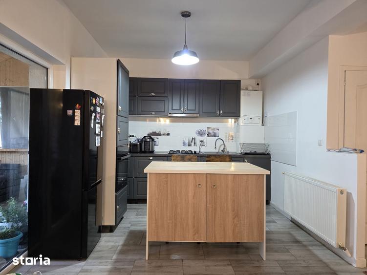 Casă cu 5 camere cu Teren 380 Mp în Berceni