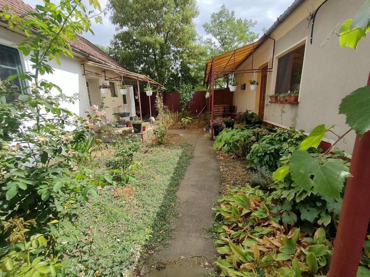 Casă cu 3 camere în Sântimreu