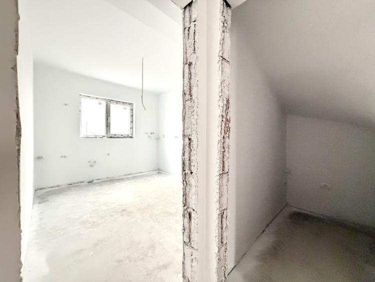 Duplex cu 4 camere cu Teren 330 Mp în Giroc