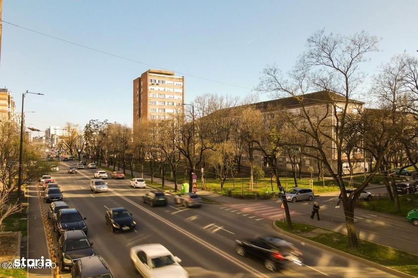 Apartament cu 4 camere decomandat în Gheorghe Lazăr