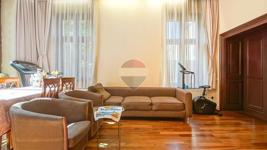 Apartament cu 3 camere decomandat, mobilat în Centrul Istoric