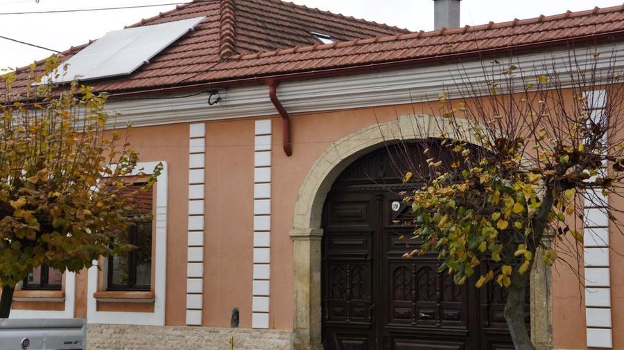 Casă cu 4 camere în Central