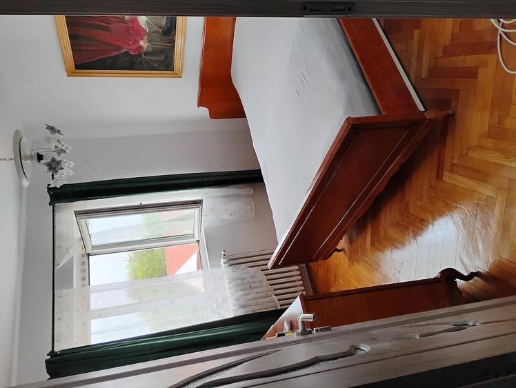Apartament cu 3 camere semidecomandat în Dâmbovița
