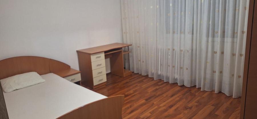 Apartament cu 3 camere decomandat, mobilat în Brâncoveanu