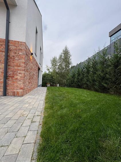 Casă individuală cu 5 camere cu Canalizare în Florești