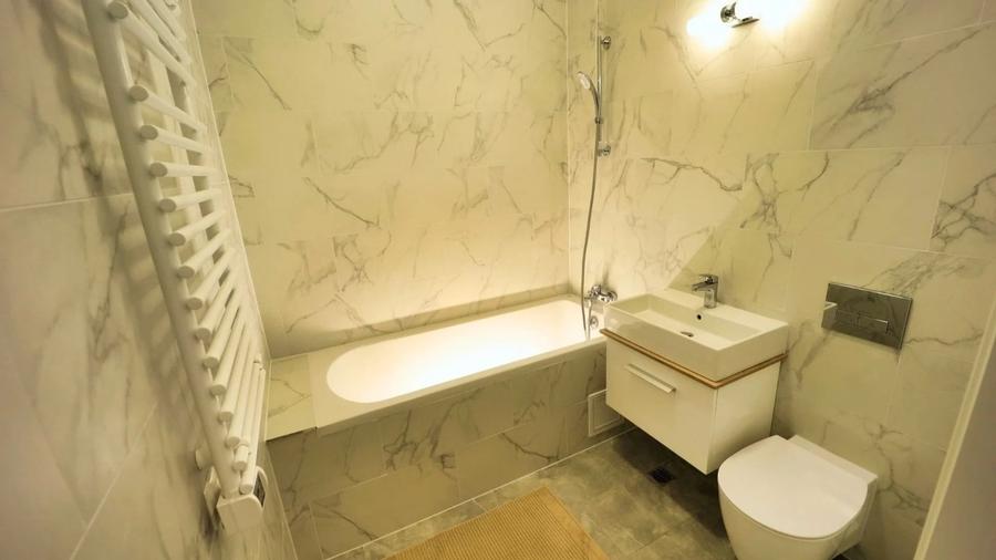 Apartament cu 3 camere decomandat în Băneasa