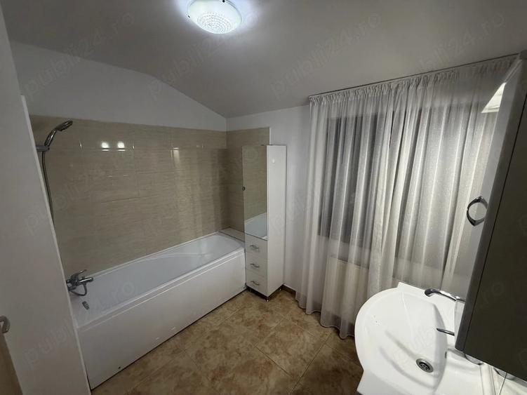 Casă cu Teren 100 Mp în 1 Decembrie