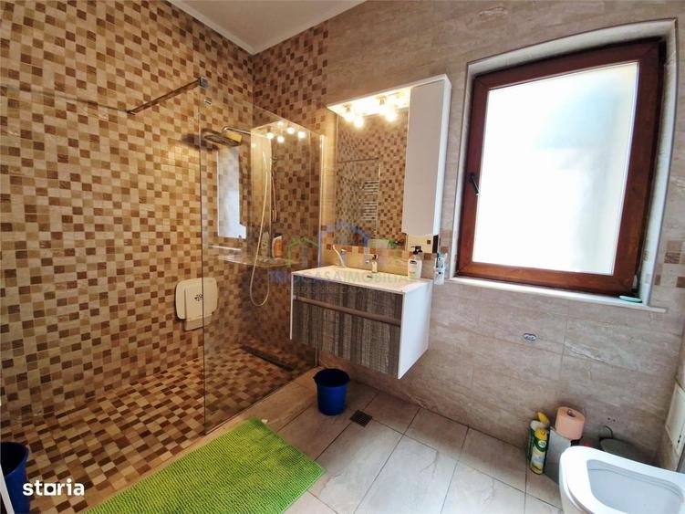 Casă cu 4 camere cu Teren 2936 Mp în Coșoveni