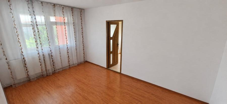 Apartament 2 camere, 42 mp, zona Bals - 1