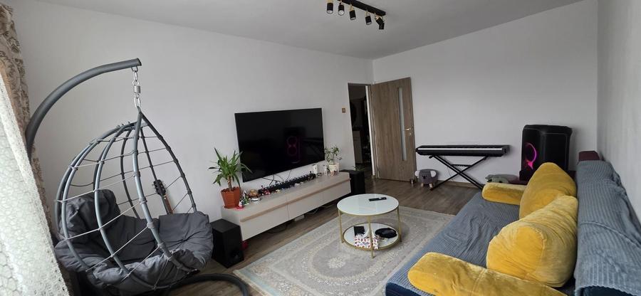 Apartament cu 3 camere decomandat în Central