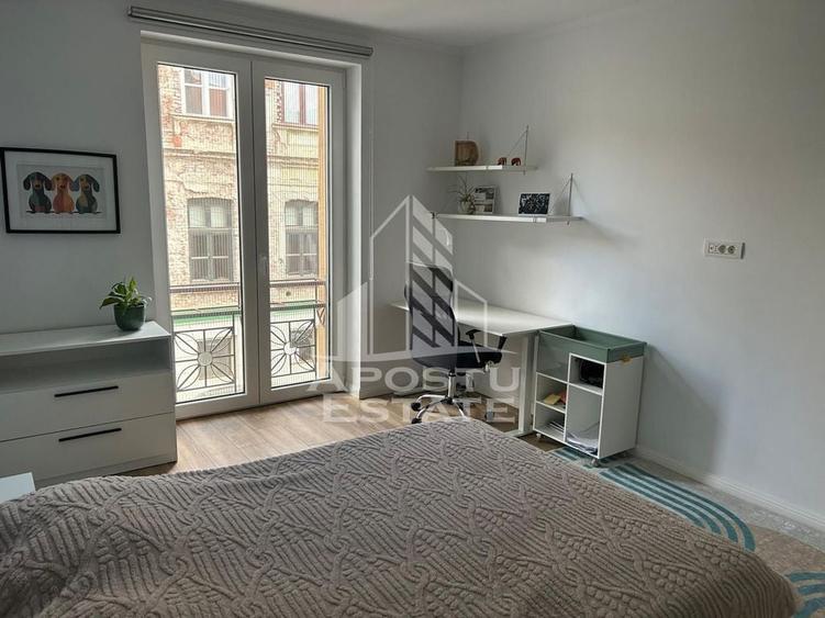 Apartament cu 4 camere decomandat, mobilat în Central