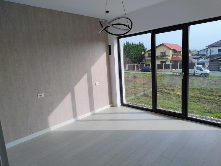 Casă cu 4 camere în Brănești