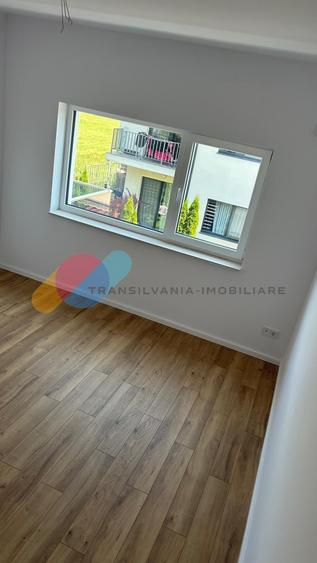 Duplex cu 4 camere cu Canalizare în Florești