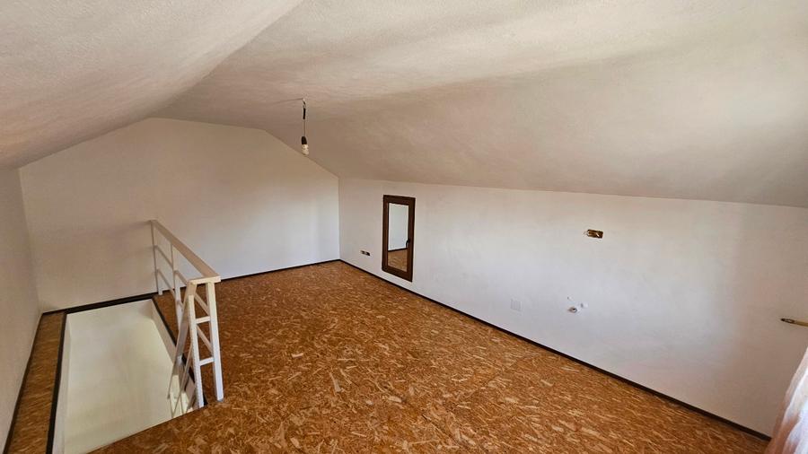 Casă individuală cu 4 camere cu Teren 265 Mp în Central